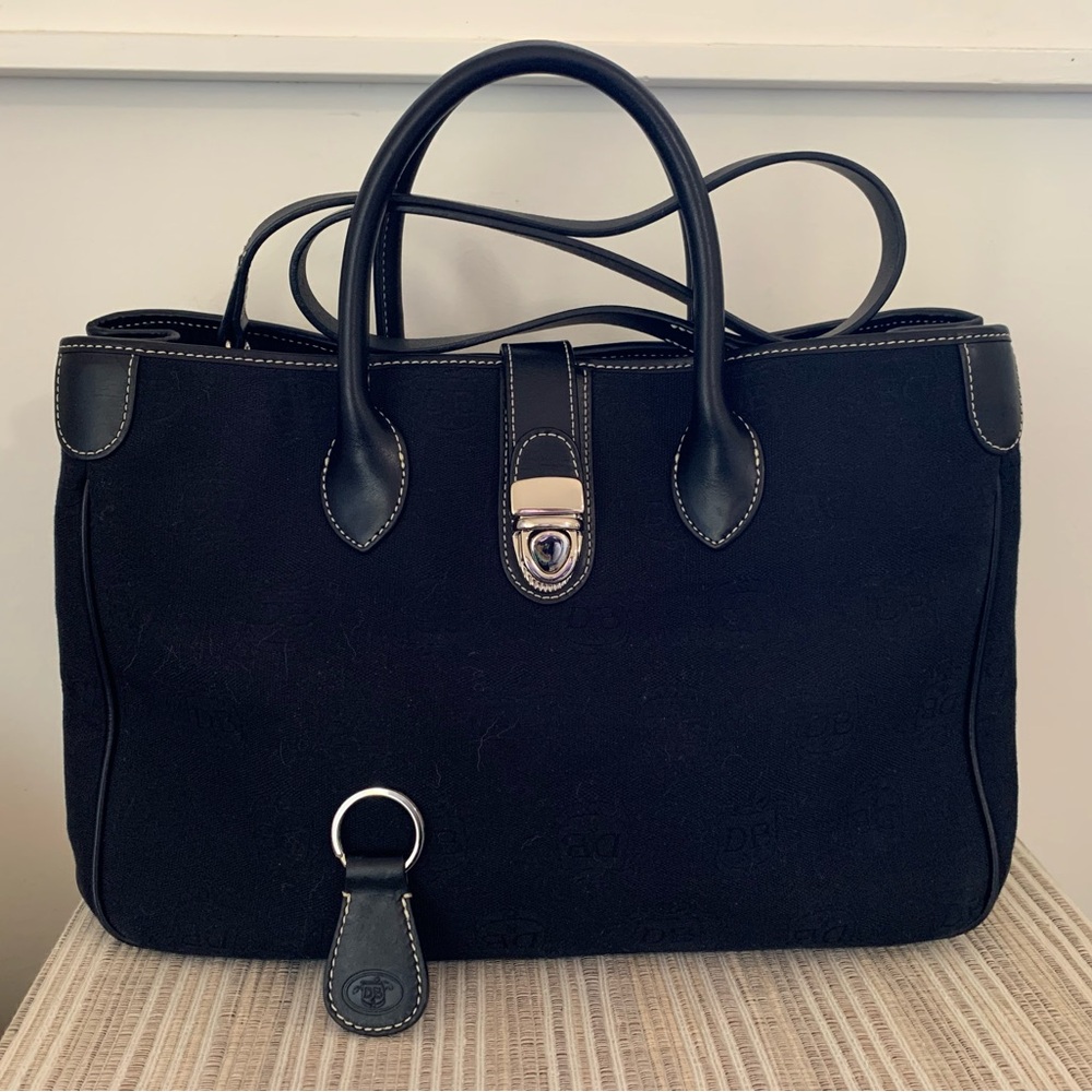 Dooney & Bourke Black Signature Double Handle Tote w Strap & key ring